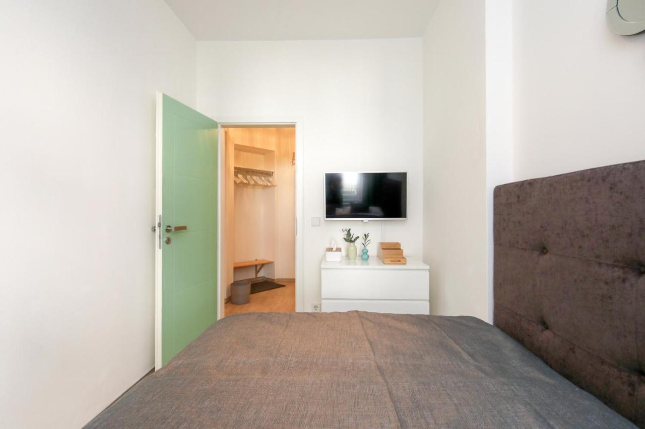 4 Personen Altbau Nahe Kurfuerstendamm - Macbeth Berlin Dış mekan fotoğraf